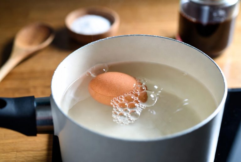 How to Cook an Egg in Water Perfectly