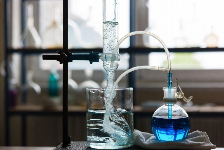 How to Divide Hydrogen From Water