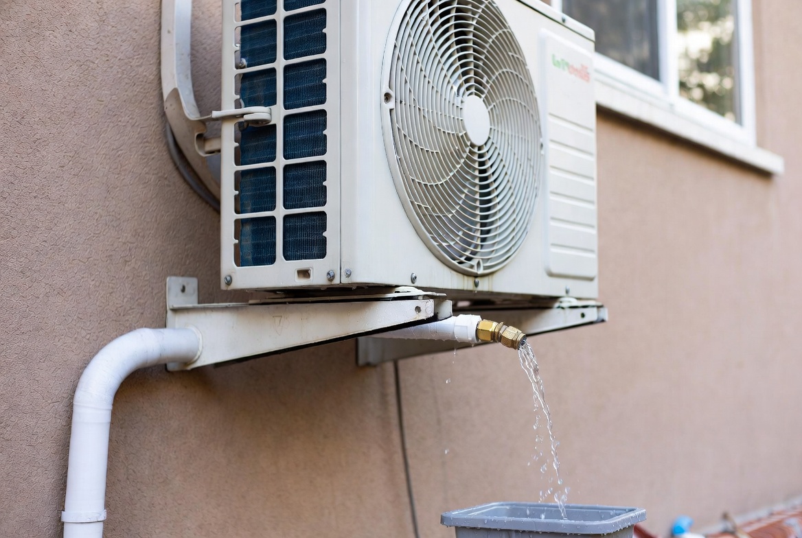 How to Drain Water From Air Conditioner