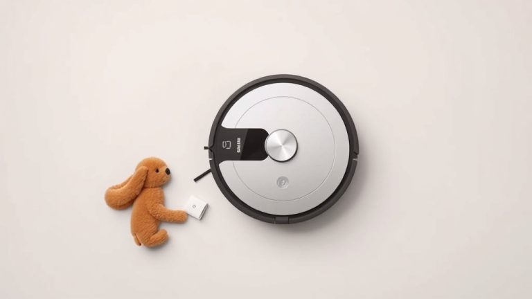 7 Best Robot Vacuums for Dog Hair (Reddit Picks)